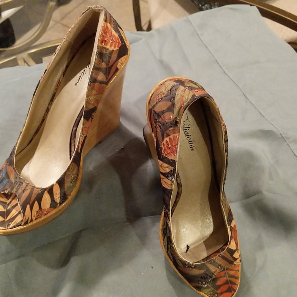 Delicious Wedge Shoes
